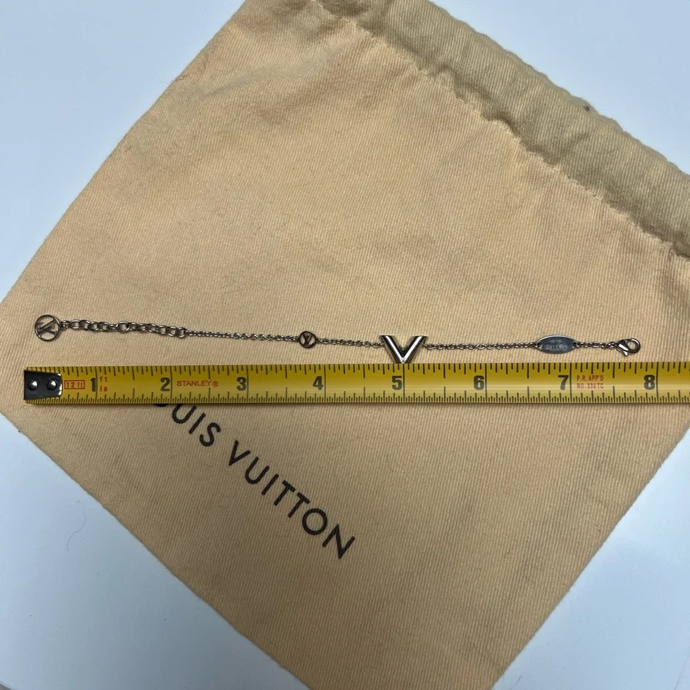 Louis Vuitton Silver V Chain Bracelet - Picture 11 of 12